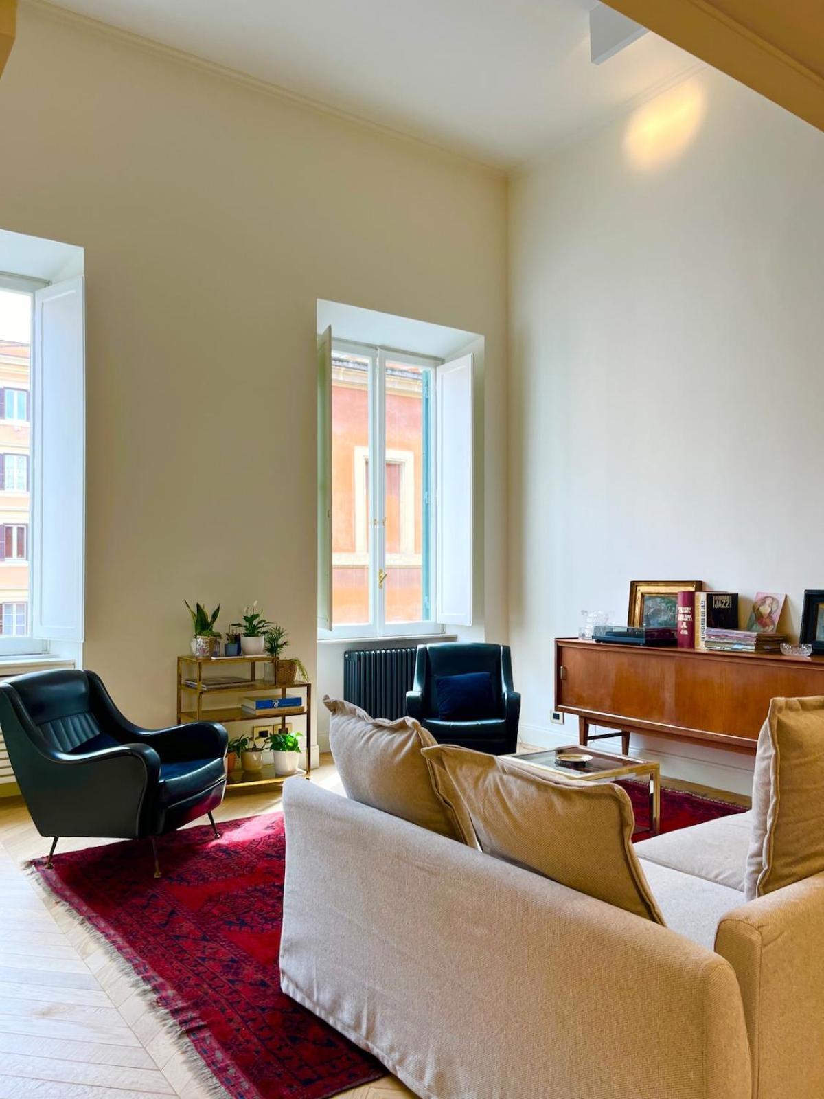 Timeless Elegance In Trastevere