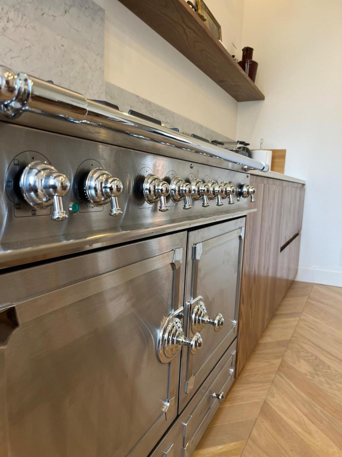 Timeless Elegance In Trastevere Apartment *